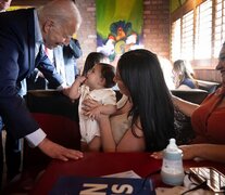 Joe Biden haciendo campaña en Arizona, estado con mucha población latina. (Fuente: AFP) (Fuente: AFP) (Fuente: AFP)