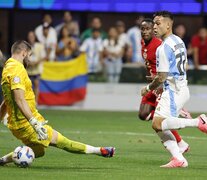 Lautaro Martínez marca el segundo gol de Argentina (Fuente: EFE) (Fuente: EFE) (Fuente: EFE)