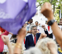 Mélenchon alza un puño durante un acto de campaña en Montpellier. (Fuente: EFE) (Fuente: EFE) (Fuente: EFE)