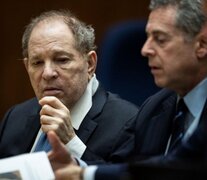 Weinstein sigue enfrentando una condena de 16 años impuesta por otro tribunal en California, que también está siendo apelada. (Fuente: AFP) (Fuente: AFP) (Fuente: AFP)