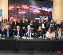 Federico Susbielles encabezó una conferencia de prensa en Bahía Blanca. 