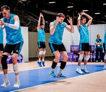 Entrenamiento del seleccionado de vóley masculino. (Fuente: @volleyballworld) (Fuente: @volleyballworld) (Fuente: @volleyballworld)