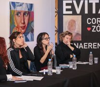 Julia Rosemberg, Gabriela Borrelli y Manuela Hoya presentando la colección digital sobre la poetisa y dirigente social peronista. 