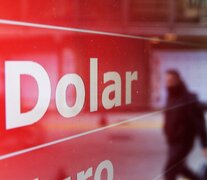 El dólar contado con liquidación finalizó en 1294 pesos, con una disminución del 1,8 por ciento, el tiempo que el mep se ubicó en 1296 pesos y marcó una merma del 2,0 por ciento. (Fuente: Leandro Teysseire) (Fuente: Leandro Teysseire) (Fuente: Leandro Teysseire)