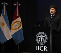 Milei, durante su discurso en la Bolsa de Comercio de Rosario. Imagen: @BolsaRosario.