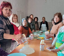 Los jubilados resisten, como pueden, las esquirlas de la motosierra social. (Fuente: Archivo) (Fuente: Archivo) (Fuente: Archivo)