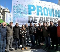 Carlos Bianco (cuarto desde la izq.) junto a dirigentes bonaerenses en la marcha por San Cayetano, en agosto pasado. (Fuente: Archivo) (Fuente: Archivo) (Fuente: Archivo)