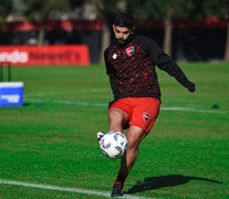 Ever Banega vuelve para darle juego al equipo.