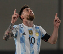 Lionel Messi festejando un gol con dedicatoria a su abuela Celia. (Fuente: AFP) (Fuente: AFP) (Fuente: AFP)