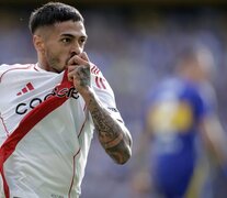 El festejo de Lanzini, autor del gol del triunfo y la figura de la cancha (Fuente: Fotobaires) (Fuente: Fotobaires) (Fuente: Fotobaires)