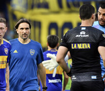 Romero y todo Boca le protestaron al árbitro Ramírez por la decisión final (Fuente: Fotobaires) (Fuente: Fotobaires) (Fuente: Fotobaires)