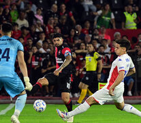 Banega fue clave en el gol de Newell´s y tuvo gran despliegue en el campo (Fuente: Sebastián Granata) (Fuente: Sebastián Granata) (Fuente: Sebastián Granata)