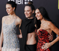 Margaret Qualley, Coralie Fargeat y Demi Moore, el trío de &amp;quot;La sustancia&amp;quot; (Fuente: AFP) (Fuente: AFP) (Fuente: AFP)