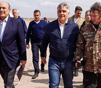 Javier Milei junto a Martín Llaryora y Guillermo Francos en la Escuela de Aviación Militar. (Fuente: NA) (Fuente: NA) (Fuente: NA)