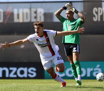 Silvetti celebra uno de sus goles.