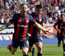 Iker Muniain, figura de la tarde en el Bajo Flores. (Fuente: Fotobaires) (Fuente: Fotobaires) (Fuente: Fotobaires)