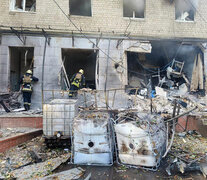 Un ataque de drones rusos destruyó un edificio en Sumi. (Fuente: AFP) (Fuente: AFP) (Fuente: AFP)