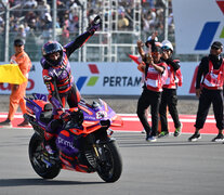 Jorge Martín (Ducati), Pedro Acosta (KTM) y Francesco Bagnaia (Ducati), el podio de Indonesia. (Fuente: AFP) (Fuente: AFP) (Fuente: AFP)