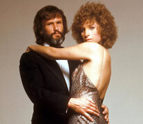 Kris Kristofferson junto a Barbra Streisand. (Fuente: AFP) (Fuente: AFP) (Fuente: AFP)