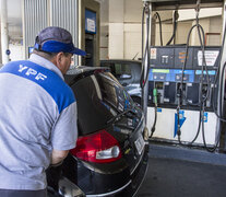 YPF bajó el precio de los combustibles por primera vez en más de cinco años  (Fuente: Bernardino Avila) (Fuente: Bernardino Avila) (Fuente: Bernardino Avila)