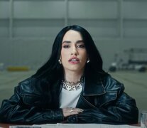 Lali Espósito estrenó hace menos de una semana el hit &amp;quot;Fanático&amp;quot; (Fuente: Redes sociales) (Fuente: Redes sociales) (Fuente: Redes sociales)