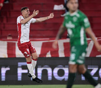 Tobio celebra el primero del Globo; luego se iría lesionado (Fuente: Fotobaires) (Fuente: Fotobaires) (Fuente: Fotobaires)