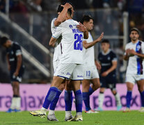 Rodríguez y Mendoza celebran la victoria de los mendocinos (Fuente: Fotobaires) (Fuente: Fotobaires) (Fuente: Fotobaires)