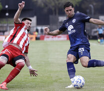 Partido trabado y casi desesperado en Riestra. (Fuente: Fotobaires) (Fuente: Fotobaires) (Fuente: Fotobaires)