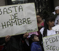 La protesta llegó a amontonar a miles de personas en doce cuadras del centro porteño. (Fuente: Jorge Larrosa) (Fuente: Jorge Larrosa) (Fuente: Jorge Larrosa)