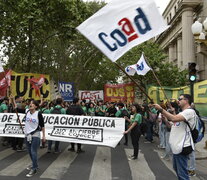 Los estudiantes se concentraron desde temprano en las calles de Rosario. (Fuente: Andres Macera) (Fuente: Andres Macera) (Fuente: Andres Macera)