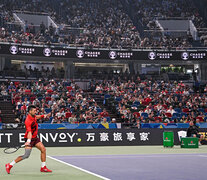 Novak Djokovic no la tuvo fácil para avanzar a semis de Shanghai. (Fuente: AFP) (Fuente: AFP) (Fuente: AFP)