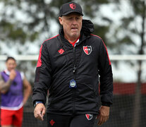 Ricardo Lunari, técnico de Newell&amp;#39;s.  (Fuente: PRENSA CANOB) (Fuente: PRENSA CANOB) (Fuente: PRENSA CANOB)