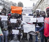 Durante la gestión Garro, la comunidad senegalesa protagonizó reiteras protestas denunciando persecución.  (Fuente: Redes sociales) (Fuente: Redes sociales) (Fuente: Redes sociales)