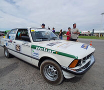 El BMW 320 de los uruguayos Ernesto Rodríguez y Fabiana Pose (Fuente: Prensa) (Fuente: Prensa) (Fuente: Prensa)