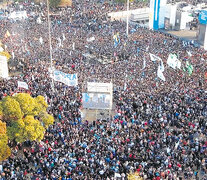 Una multitud se congregó desde temprano en el Monumento. (Fuente: NA) (Fuente: NA) (Fuente: NA)