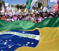 La columna de mujeres recorrió la explanada de los ministerios, hasta llegar a las cercanías del Planalto.  (Fuente: AFP) (Fuente: AFP) (Fuente: AFP)