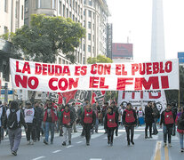 Los movimientos sociales marcharon por el centro porteño hacia el Obelisco.