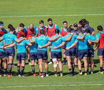 Mario Ledesma, técnico de Los Pumas, da indicaciones a sus jugadores.   (Fuente: UAR) (Fuente: UAR) (Fuente: UAR)