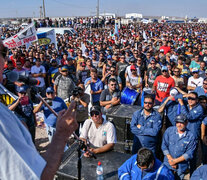 El sindicalista Guillermo Pereyra en febrero de este año durante una asamblea de trabajadores petroleros (Fuente: NA) (Fuente: NA) (Fuente: NA)