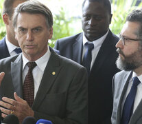 Jair Bolsonaro y su canciller Ernesto Araújo. (Fuente: Agencia Brasil Fotografías) (Fuente: Agencia Brasil Fotografías) (Fuente: Agencia Brasil Fotografías)