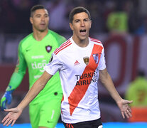 Ignacio Fernández y Juan Pablo Carrizo, vencedor y vencido en el primer gol de la noche. (Fuente: Télam) (Fuente: Télam) (Fuente: Télam)