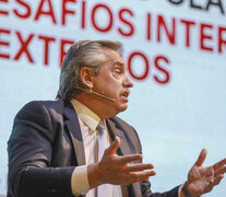 El candidato a Presidente del Frente de Todes, Alberto Fernández, en el evento organizado por el Grupo Clarín.