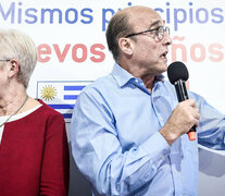 Daniel Martínez y Graciela Villar, la fórmula presidencial del Frente Amplio. (Fuente: AFP) (Fuente: AFP) (Fuente: AFP)