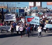 Ruidazo y marcha en Trelew en el inicio del conflicto docente, la misma lucha se profundiza y va por la quinta semana. (Fuente: Trabajadores en Lucha Chubut) (Fuente: Trabajadores en Lucha Chubut) (Fuente: Trabajadores en Lucha Chubut)