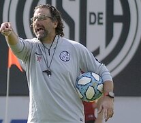 Juan Antonio Pizzi, DT de San Lorenzo. (Fuente: Fotobaires) (Fuente: Fotobaires) (Fuente: Fotobaires)