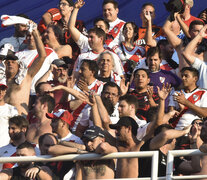 Unos 2000 hinchas del Millonario lograron ingresar al estadio en Asunción. (Fuente: AFP) (Fuente: AFP) (Fuente: AFP)