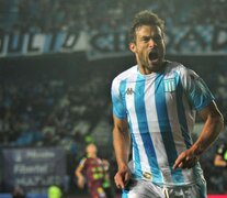 Cvitanich festeja su gol, el 1-0 parcial. (Fuente: Télam) (Fuente: Télam) (Fuente: Télam)