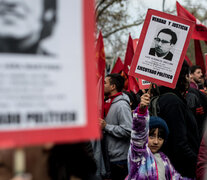 En distintas pancartas se podían leer consignas como &amp;quot;¿Dónde están?&amp;quot;, o &amp;quot;Yo no olvido, exijo justicia&amp;quot;. (Fuente: AFP) (Fuente: AFP) (Fuente: AFP)