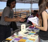 Feria de editoriales en Parque España.