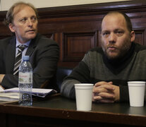 Lucas Carrasco, junto a su abogado Guillermo Vartorelli, antes de escuchar la sentencia.  (Fuente: Bernardino Avila) (Fuente: Bernardino Avila) (Fuente: Bernardino Avila)